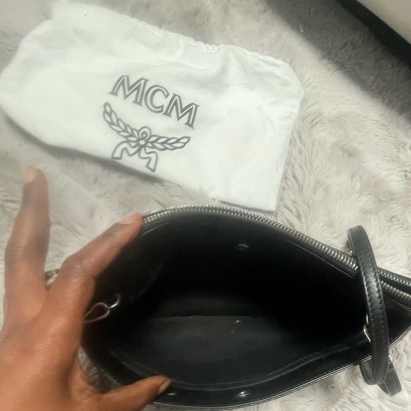 MCM Envelope bag & dust cover - Picture 2 of 6